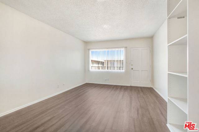 Hawthorne, CA 90250,14108 Doty Avenue #20