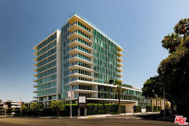 Los Angeles, CA 90048,9000 W 3rd Street #204