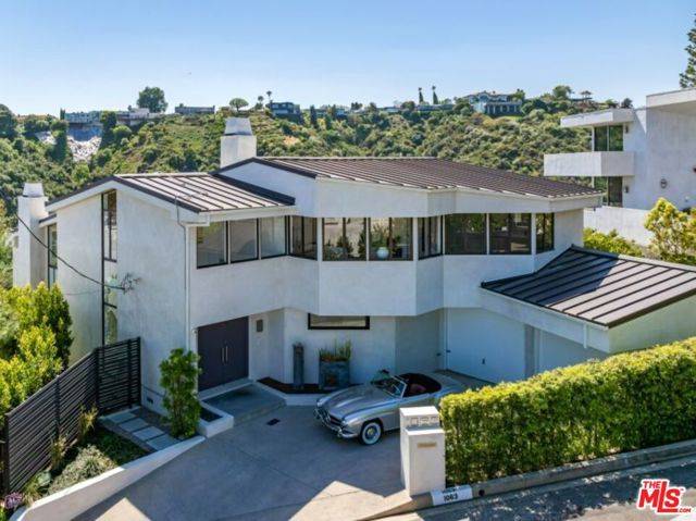 Los Angeles, CA 90077,1063 Stradella Road