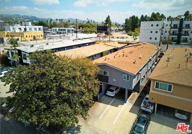 Los Angeles, CA 90048,642 N Hayworth Avenue