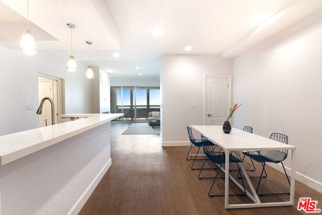 Los Angeles, CA 90036,5670 Wilshire Boulevard #5