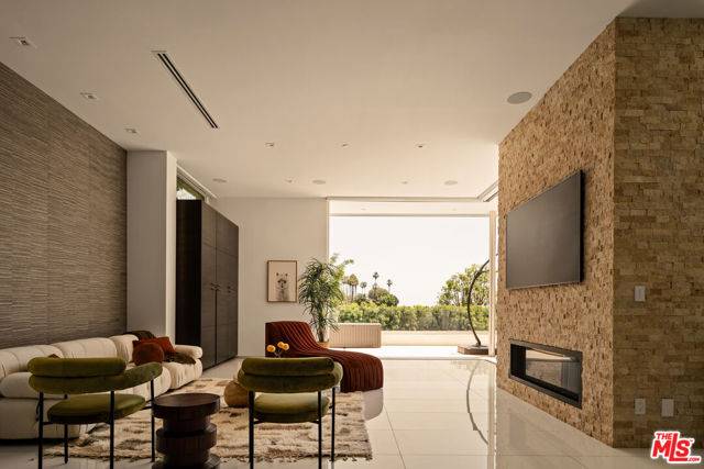 Beverly Hills, CA 90210,9311 Readcrest Drive