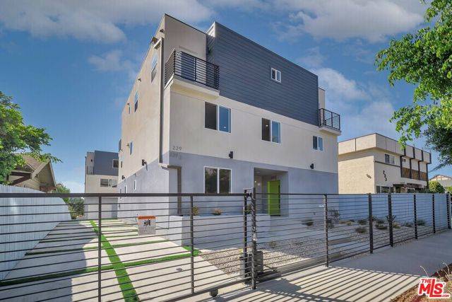 Los Angeles, CA 90026,227 N Park View Street #B