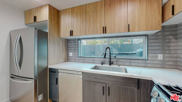 Van Nuys (los Angeles), CA 91406,16010 Cantlay Street #1