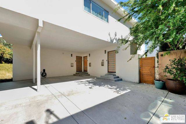 West Hollywood, CA 90069,8319 Waring Avenue #2