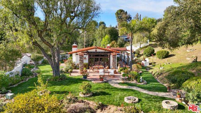 Topanga (los Angeles), CA 90290,2442 Nuez Way