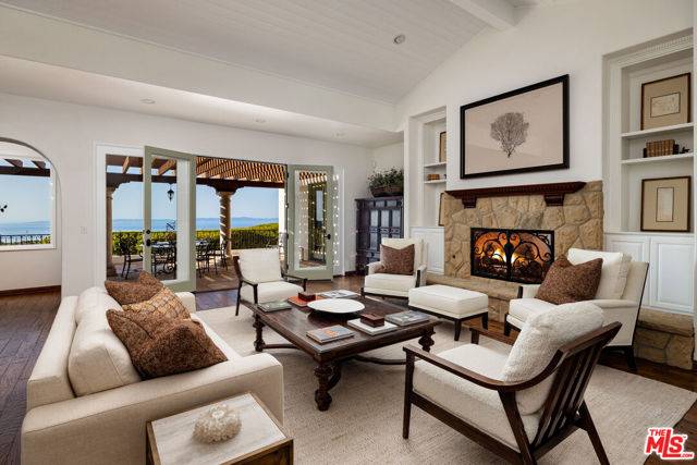 Santa Barbara, CA 93108,1060 Ladera Lane