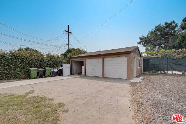 Los Angeles, CA 90044,560 W 88th Street