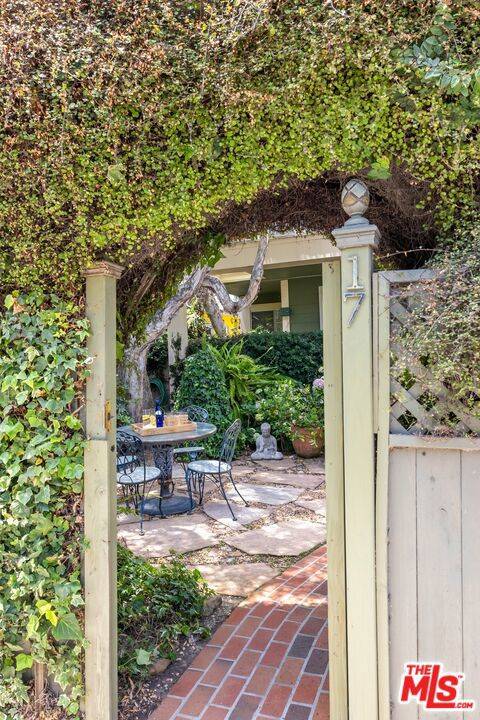 Venice (los Angeles), CA 90291,17 20th Avenue #B