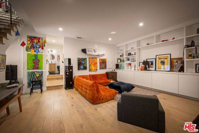 Los Angeles, CA 90046,2351 N Mariscal Lane