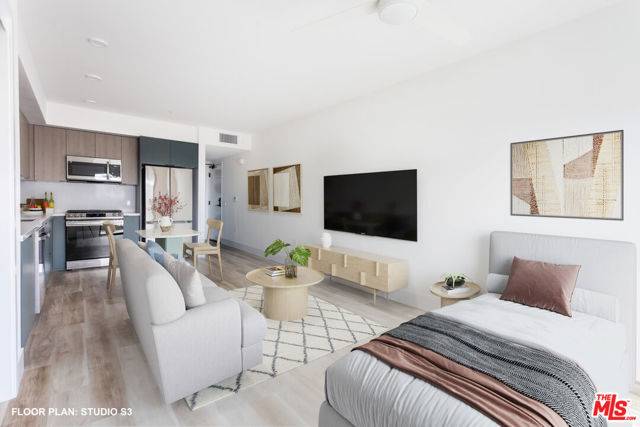 West Hollywood, CA 90046,7617 Santa Monica Boulevard #324