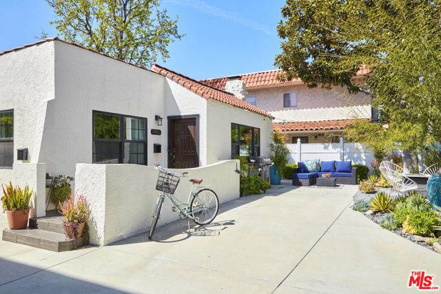 North Hollywood (los Angeles), CA 91602,10912 Landale Street