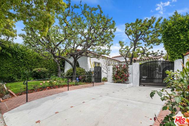 Los Angeles, CA 90024,1348 Warner Avenue
