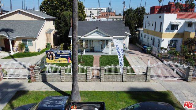 Los Angeles, CA 90004,210 N Berendo Street