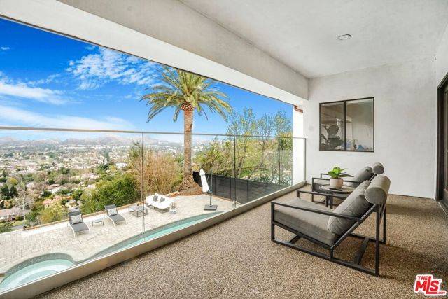 Westlake Village, CA 91361,3485 Ridgeford Drive