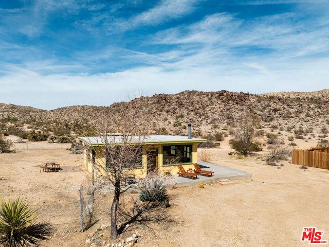 Joshua Tree, CA 92252,60229 Scotts Glen Road