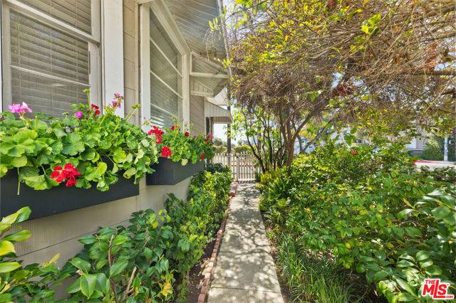 Santa Monica, CA 90405,137 Strand Street