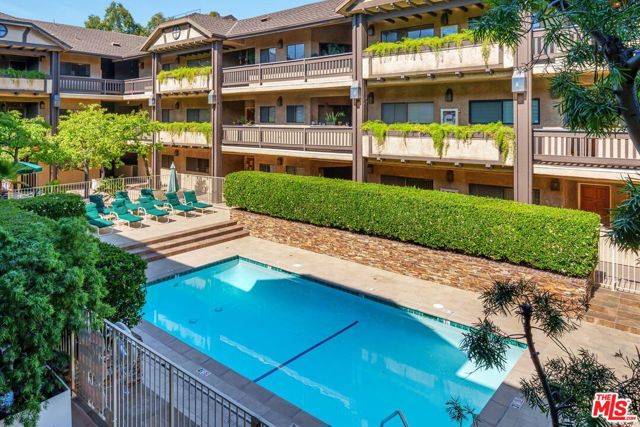 North Hollywood (los Angeles), CA 91602,10945 Hortense Street #202