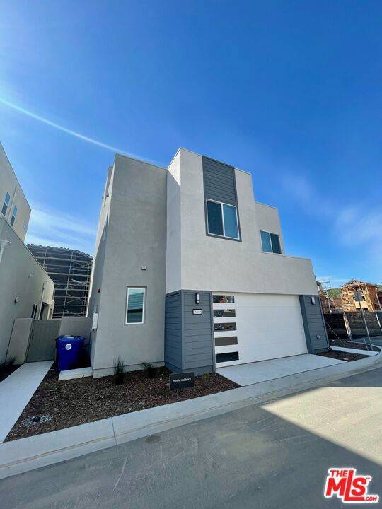 Valencia (santa Clarita), CA 91381,26666 Beartown Lane