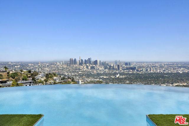 Los Angeles, CA 90069,1622 Viewmont Drive