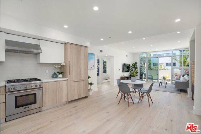 West Hollywood, CA 90046,8210 Fountain Avenue #203