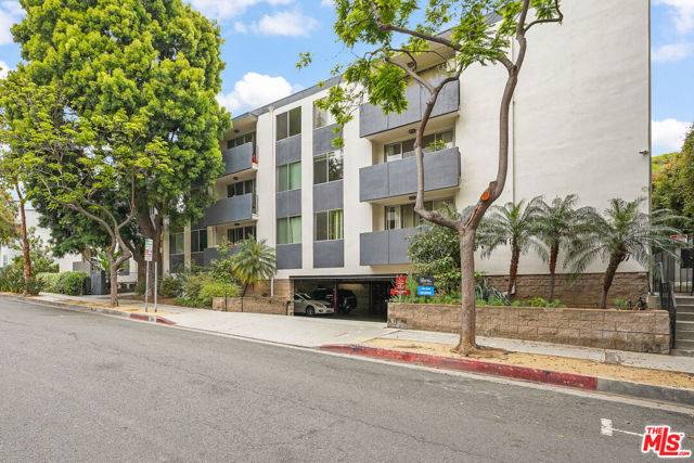 West Hollywood, CA 90069,1010 N Kings Road #303