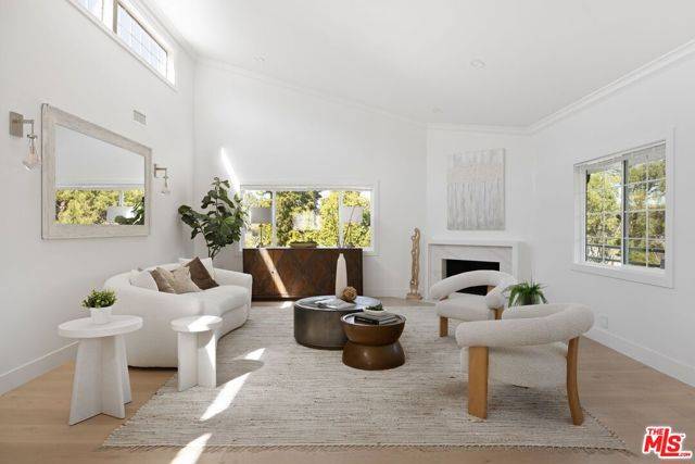Los Angeles, CA 90068,3256 Dos Palos Drive