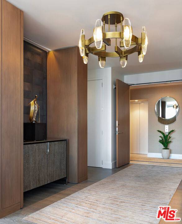 Los Angeles, CA 90067,211 W Elm Court #26C