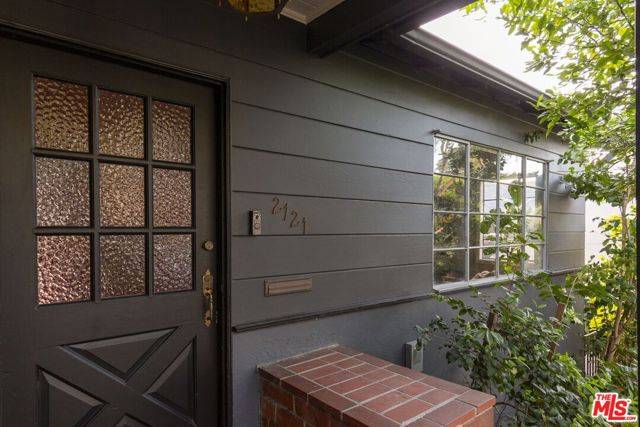 Los Angeles, CA 90039,2121 Meadow Valley Terrace