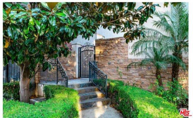 Valley Village, CA 91607,4732 Radford Avenue #11