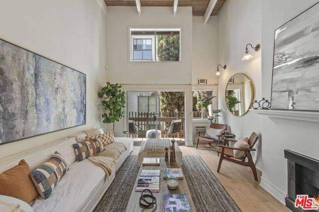 Los Angeles, CA 90049,11954 Goshen Avenue #204