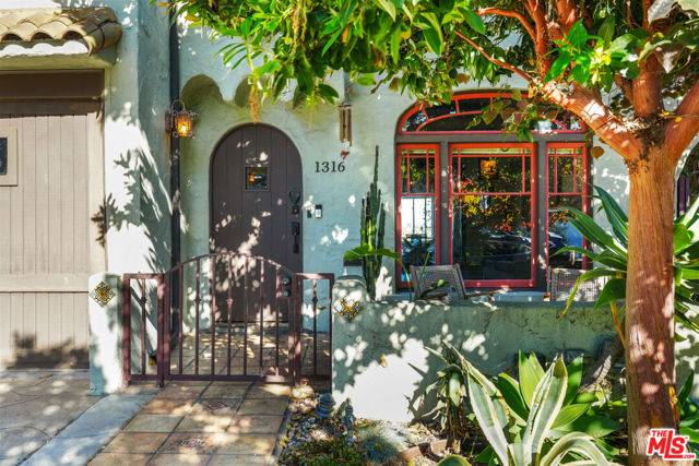Los Angeles, CA 90026,1316 Micheltorena Street