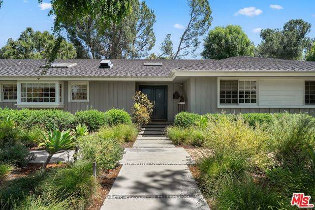 Woodland Hills (los Angeles), CA 91364,4658 Del Moreno Drive