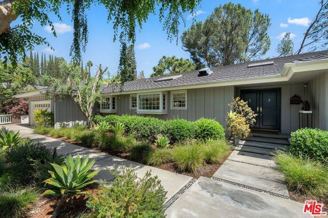 Woodland Hills (los Angeles), CA 91364,4658 Del Moreno Drive
