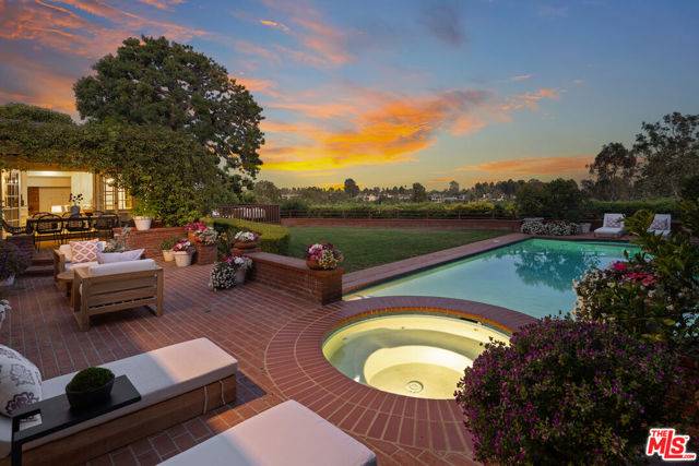 Pacific Palisades (los Angeles), CA 90272,848 Toulon Drive