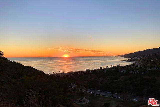 Pacific Palisades (los Angeles), CA 90272,365 Mount Holyoke Avenue