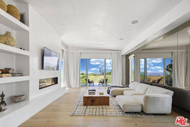 Malibu, CA 90265,5911 BUSCH Drive
