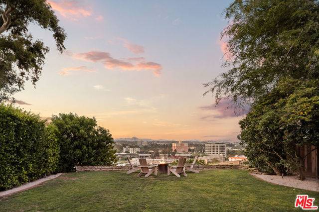 Los Angeles, CA 90045,6401 Riggs Place