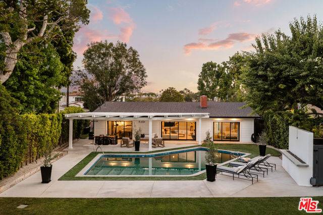 Los Angeles, CA 90045,6401 Riggs Place