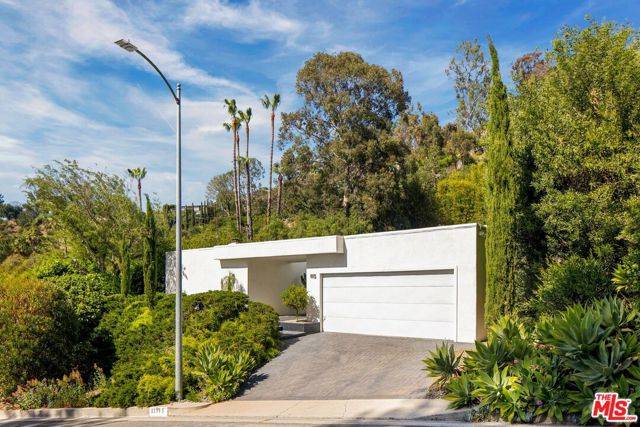 Studio City (los Angeles), CA 91604,11115 Dona Pegita Drive