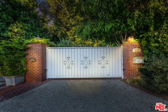 Encino (los Angeles), CA 91436,4722 Noeline Avenue