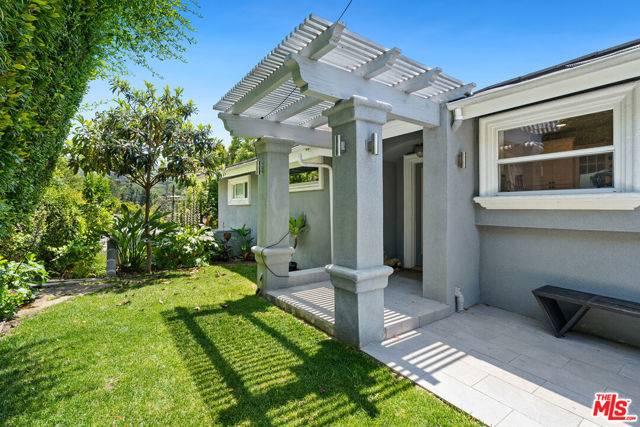Sherman Oaks, CA 91423,13513 Cheltenham Drive