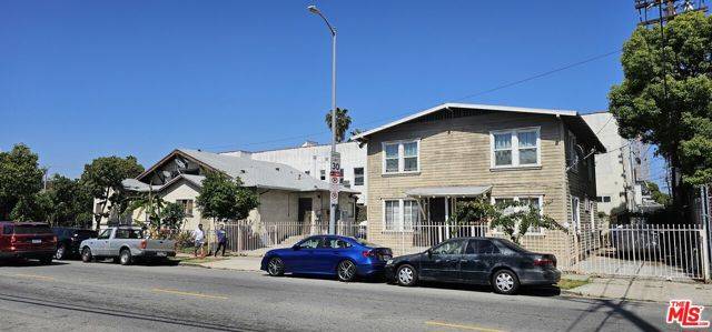 Los Angeles, CA 90038,1120 N Van Ness Avenue