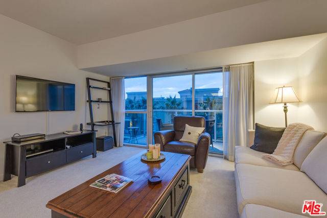 Marina Del Rey, CA 90292,13700 MARINA POINTE Drive #306