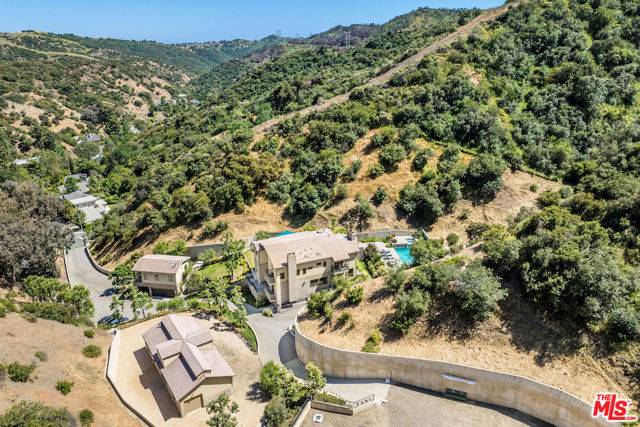 Brentwood, CA 90049,4099 Mandeville Canyon Rd