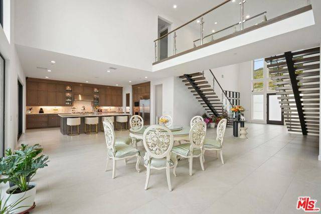 Porter Ranch (los Angeles), CA 91326,20244 W Albion Way