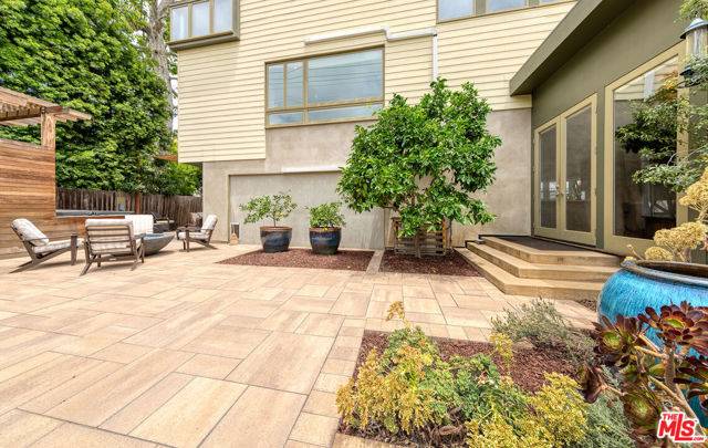 Culver City, CA 90232,9627 Farragut Drive