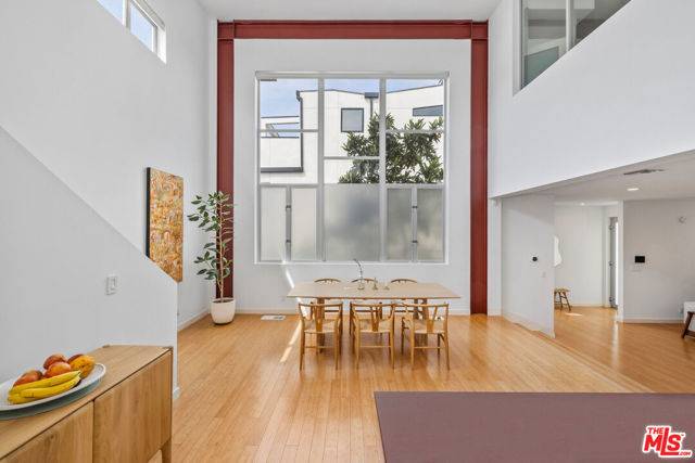 Venice (los Angeles), CA 90291,540 Vernon Avenue