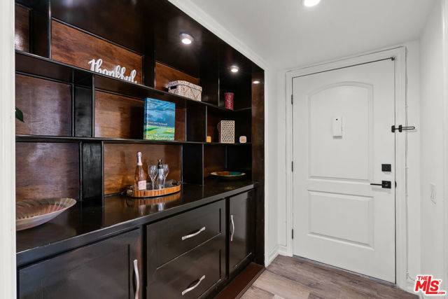 Sherman Oaks, CA 91403,4637 Willis Avenue #207