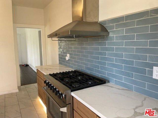 Los Angeles, CA 90020,456 S Wilton Place